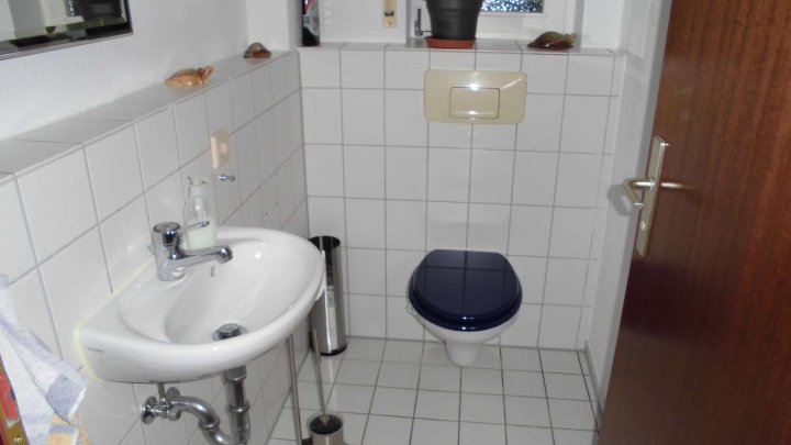 Rückzugsort über den Dächern – Gemütliche 3,5 Zimmer mit Balkon (Niefern-Vorort)