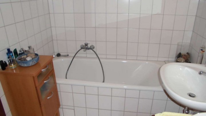 Rückzugsort über den Dächern – Gemütliche 3,5 Zimmer mit Balkon (Niefern-Vorort)