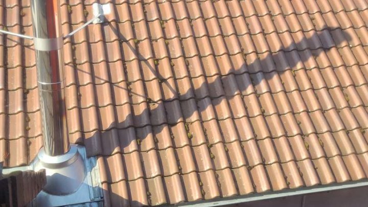 Sanierungsbedürftige Doppelhaushälfte mit Schuppen