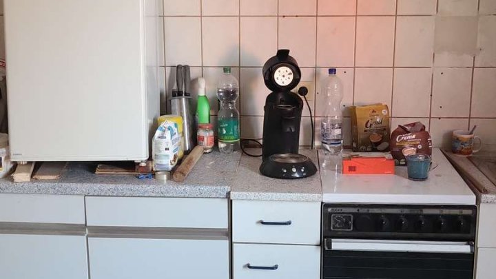 Sanierungsbedürftige Doppelhaushälfte mit Schuppen