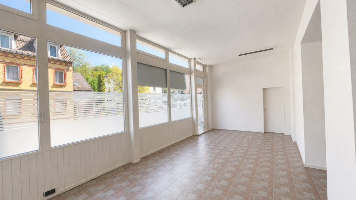 Gewerbe oder Wohnen – 119 m² EG, 8 Parkplätze, bis 8 % Rendite im Sanierungsgebiet