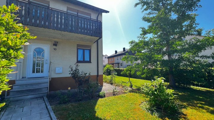 Seltene Gelegenheit in Toplage von Stein – Doppelhaushälfte mit schönem Garten