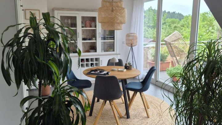 Soll es etwas Besonderes sein? 4-Zimmer Maisonette-Wohnung in Remchingen-Singen!