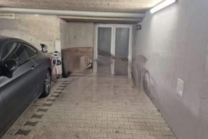 Tiefgaragenstellplatz