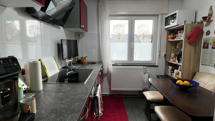 *Gepflegtes Haus mit 3 Wohnungen, Balkon, Terrasse &Garage zu verkaufen*