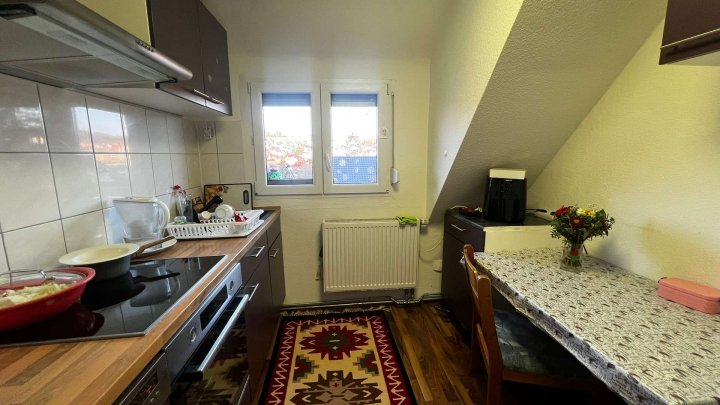 *Gepflegtes Haus mit 3 Wohnungen, Balkon, Terrasse &Garage zu verkaufen*
