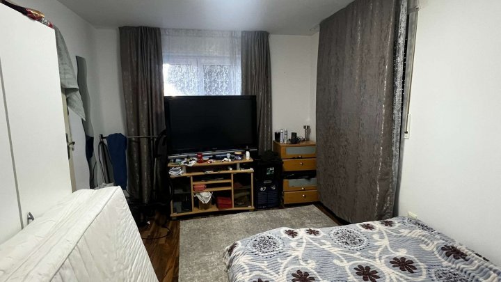 *Gepflegtes Haus mit 3 Wohnungen, Balkon, Terrasse &Garage zu verkaufen*