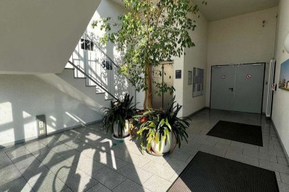 Eingangsbereich Büro- & Produktionsgebäude (GR 2)