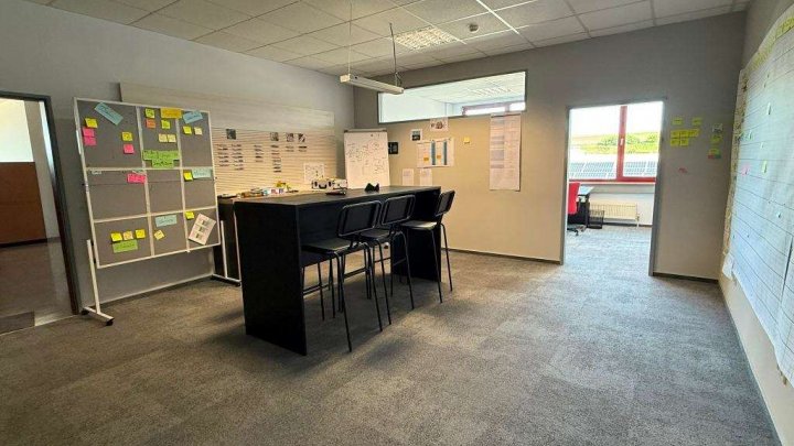 Attraktive Gewerbeimmobilie mit Büro-, Produktions- und Hallenflächen in Königsbach-Stein