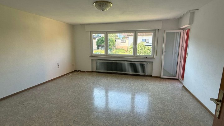 ***Großzügiges EFH mit Garten, Terrasse und 2 Garagen in ruhiger Sackgassenlage***
