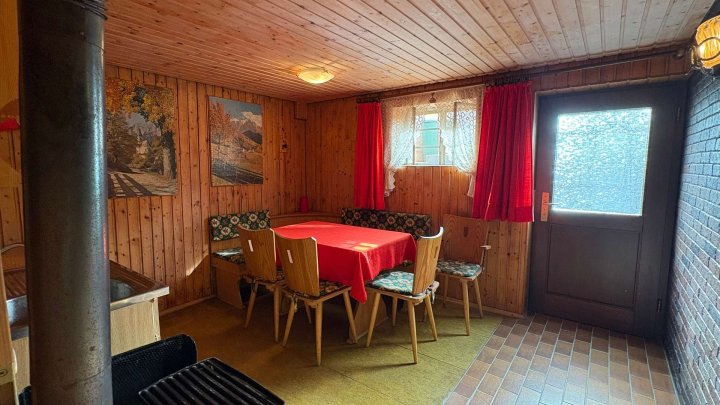 Zwei Wohnungen unter einem Dach – Zweifamilienhaus mit großem Garten