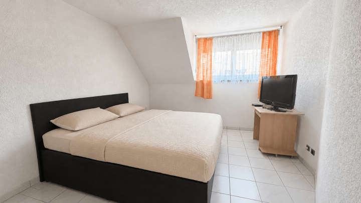 Ruhe vor der Haustür, Stadt in Reichweite – Reihenmittelhaus in Pforzheim-Hagenschießsiedlung