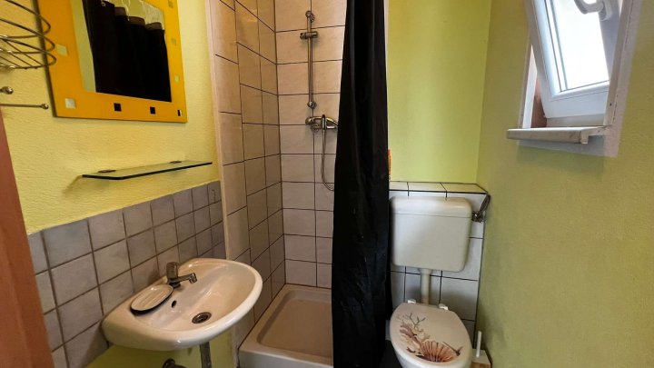 Charmantes 1-Zimmer-Häuschen mit eigenem Eingang und Terrasse