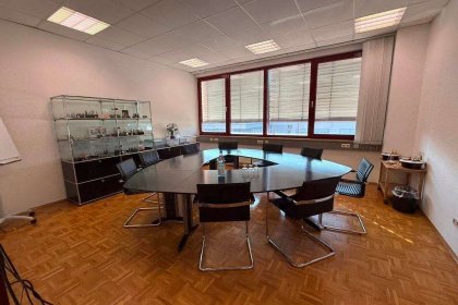 Konferenzraum 2. OG Büro- & Produktionsgebäude (GR 31)