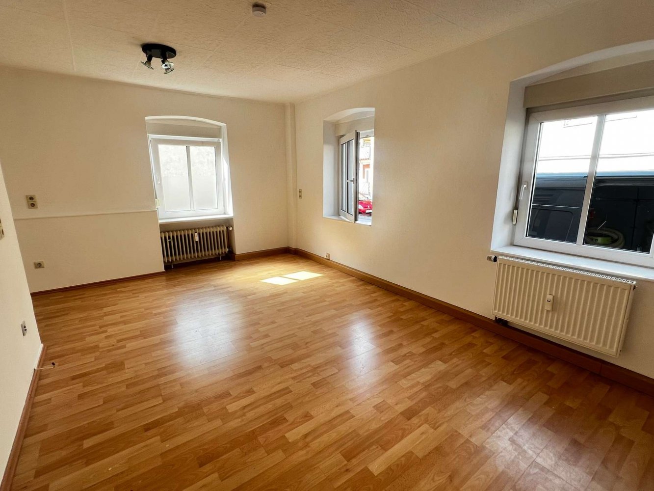 Gemütliche 2-Zimmer-Wohnung mit Garage in Ispringen zu vermieten! - Photo 2