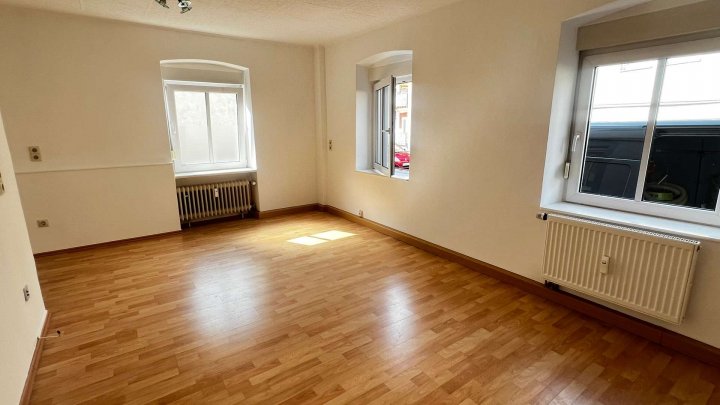 Gemütliche 2-Zimmer-Wohnung mit Garage in Ispringen zu vermieten!