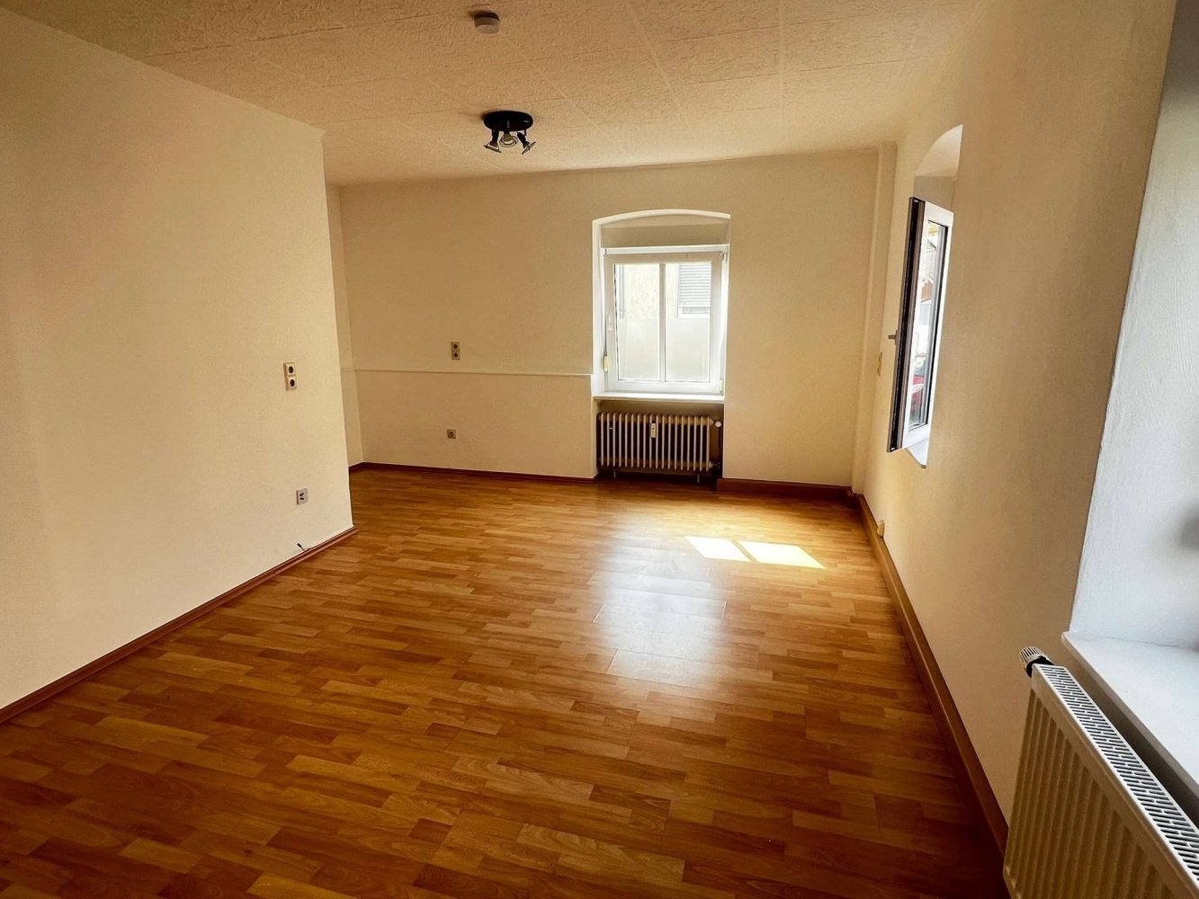 Gemütliche 2-Zimmer-Wohnung mit Garage in Ispringen zu vermieten! - Photo 1