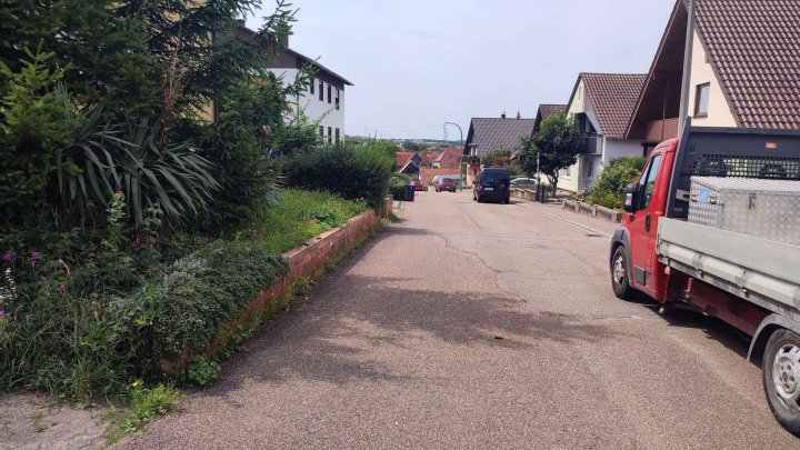Viel Platz für die ganze Familie: Großzügiges Zweifamilienhaus mit idyllischem Garten