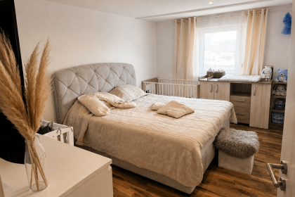 Schlafzimmer 1