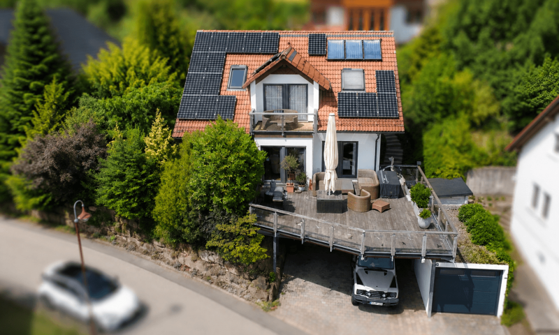 Hoch hinaus- Einfamilienhaus mit Schwarzwaldblick zum Verlieben - Energieeffizient und erholsam!