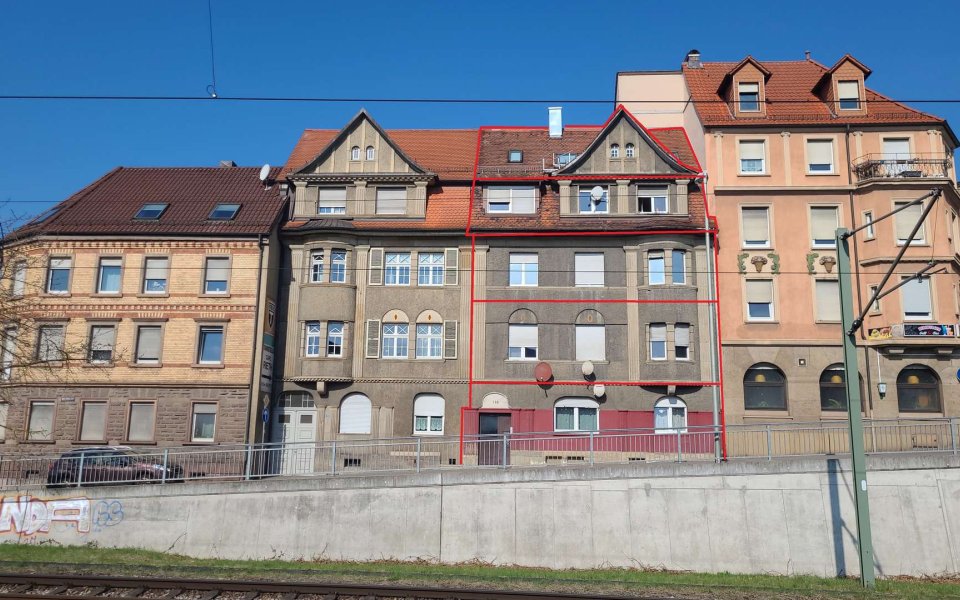 Außenansicht aufgeteilt markiert