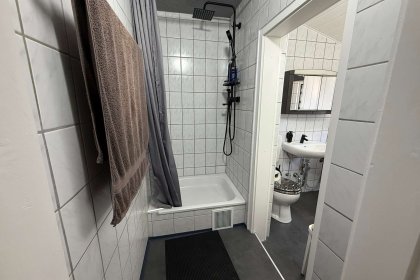 Badezimmer Hinterhaus Wohnung 2