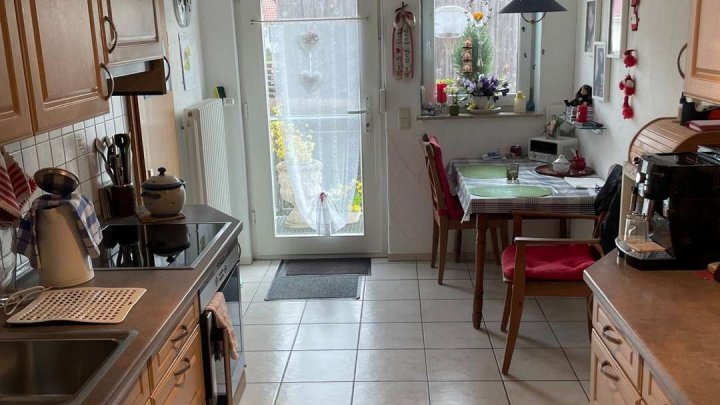 Der Traum vom Eigenheim mit Scheune, Garage und Balkon