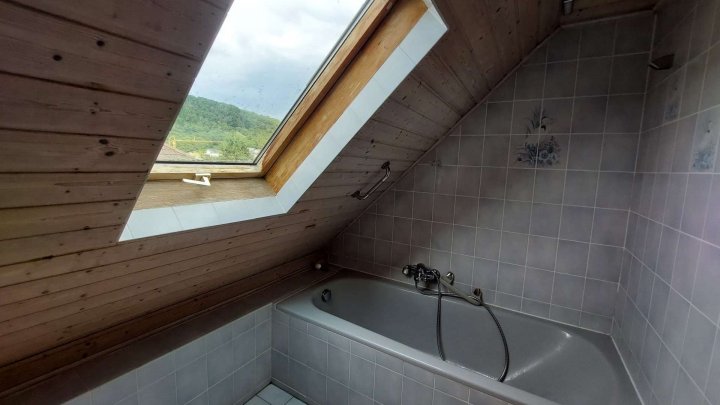 3,5 Zim. DG-Wohnung mit besonderem Charme zu verkaufen!