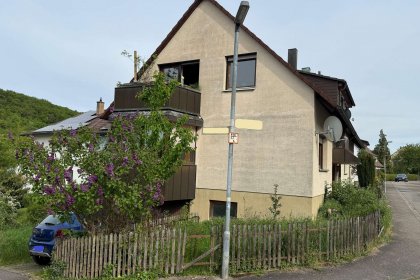 Außenansicht mit Balkon