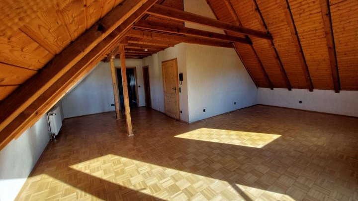 3,5 Zim. DG-Wohnung mit besonderem Charme zu verkaufen!