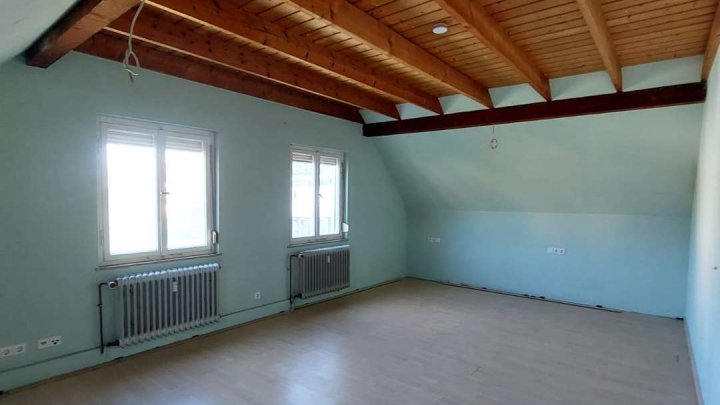 3,5 Zim. DG-Wohnung mit besonderem Charme zu verkaufen!