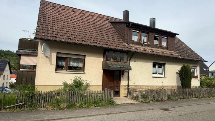 3,5 Zim. DG-Wohnung mit besonderem Charme zu verkaufen!