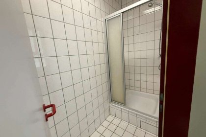 Sanitäranlagen 1. OG Büro- & Produktionsgebäude (GR 20)