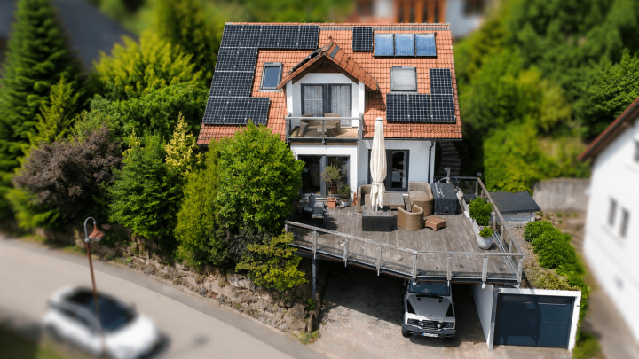 Hoch hinaus- Einfamilienhaus mit Schwarzwaldblick zum Verlieben - Energieeffizient und erholsam!