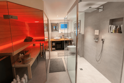 UG: Sauna mit Bad