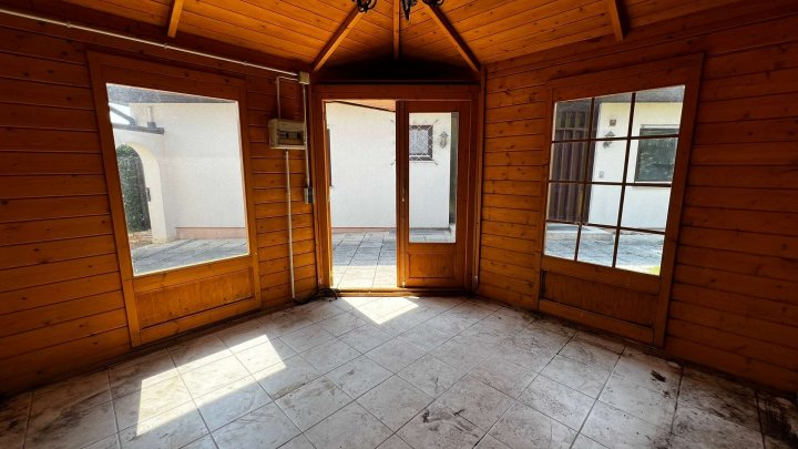 Traumhaus für Nichtträumer- mit großem Garten -mit Doppelgarage- in fantastischer Lage.