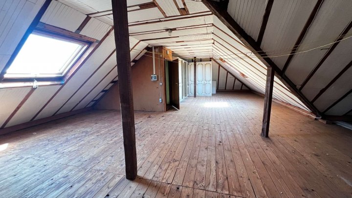 Traumhaus für Nichtträumer- mit großem Garten -mit Doppelgarage- in fantastischer Lage.