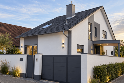 KI Haus nach fertigstellung mit WDVS und Anstrich