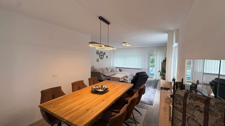 Großzügig wohnen mit Wintergarten & Balkon – modernisierte Eigentumswohnung mit Garage