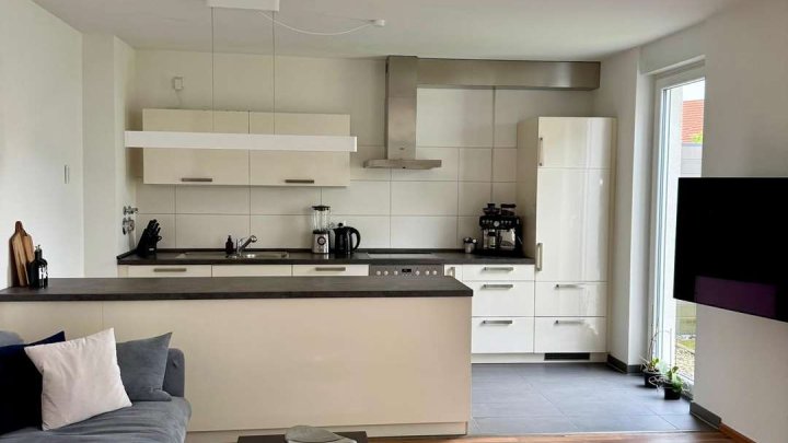 Moderne 3-Zimmer-Wohnung mit Terrasse, Einbauküche und Tiefgaragenstellplatz