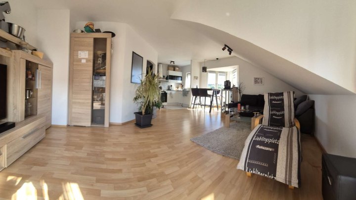 2 Zimmer- DG-Wohnung in Königsbach-Stein (OT Stein) in Feldrandnähe zu vermieten!