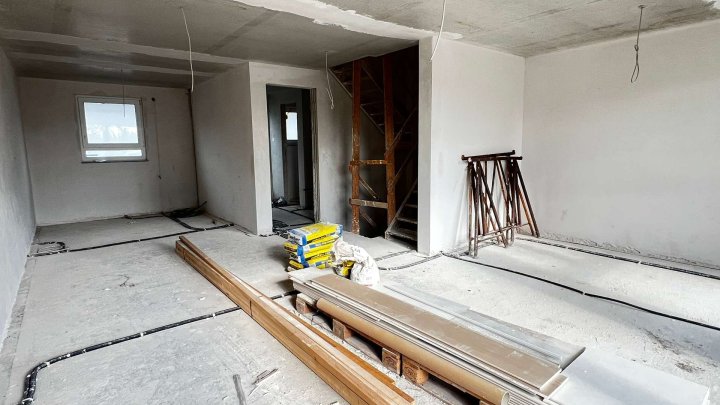Ihr Zuhause. Ihr Stil.  – Reihenmittelhaus zum Selbstausbau oder Fertigstellenlassen in Kleinvillars
