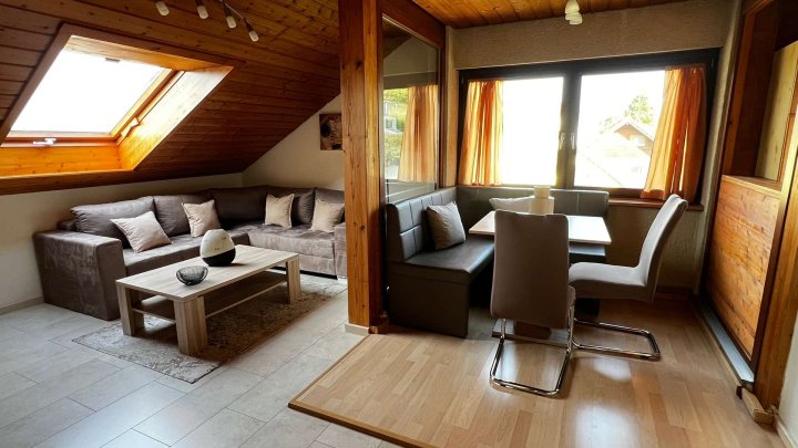 Klein, fein und möbliert – Ihr neues Zuhause in Niefern