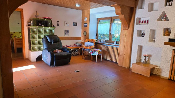 Großzügiges Einfamilienhaus mit Garten und Gestaltungspotenzial in Schömberg-Schwarzenberg