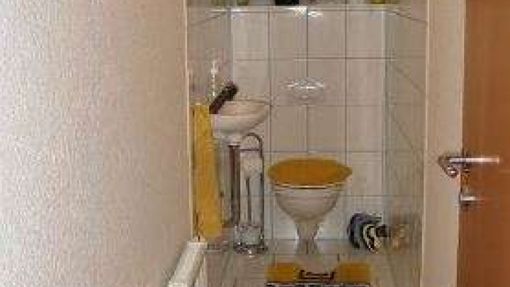 Große Maisonette Wohnung im Dachgeschoss mit Aufzug und Balkon