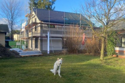 Nachbarhaus angrenzend