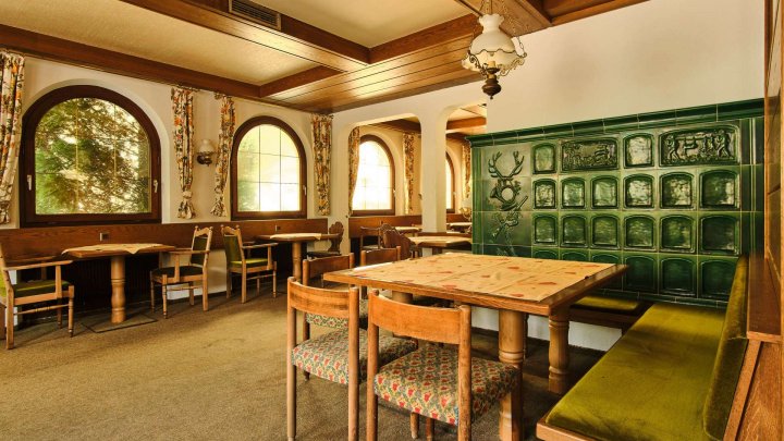 Großes, schönes Haus mit Blick auf die Schwarzwaldberge im Heidelbeerdorf Enzklösterle