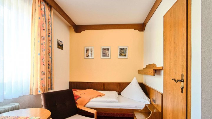 Großes, schönes Haus mit Blick auf die Schwarzwaldberge im Heidelbeerdorf Enzklösterle