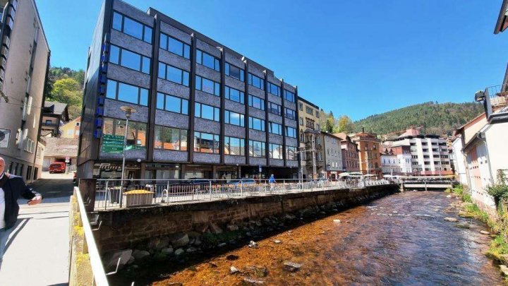 Große 3 Zimmer Whg. mit schönem Blick auf die Enz