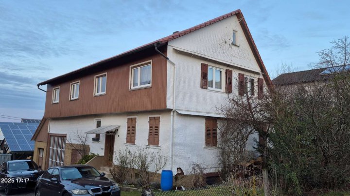 Perfekt für Heimwerker - Einfamilienhaus mit großem Anbau - und Garten mit Baufenster